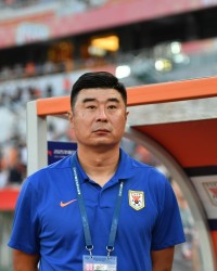 华体会体育登录入口-媒体人：韩鹏知道中超外教经纪人给泰山找教练后，影响执教信心